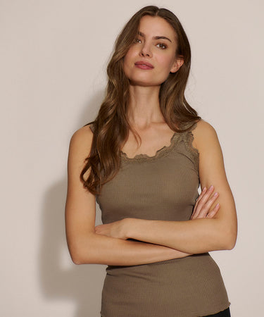 Babette - Silk Top w/lace - 070 Walnut