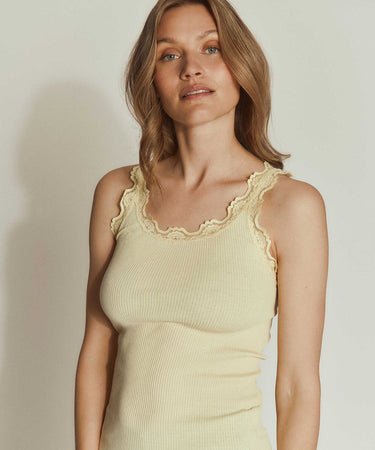 Babette - Top Regular W/Vintage Lace - 056 flan