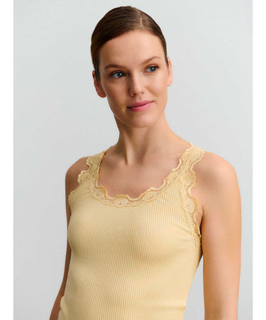 Babette - Top Regular W/Vintage Lace - 969 BANANA CREPE