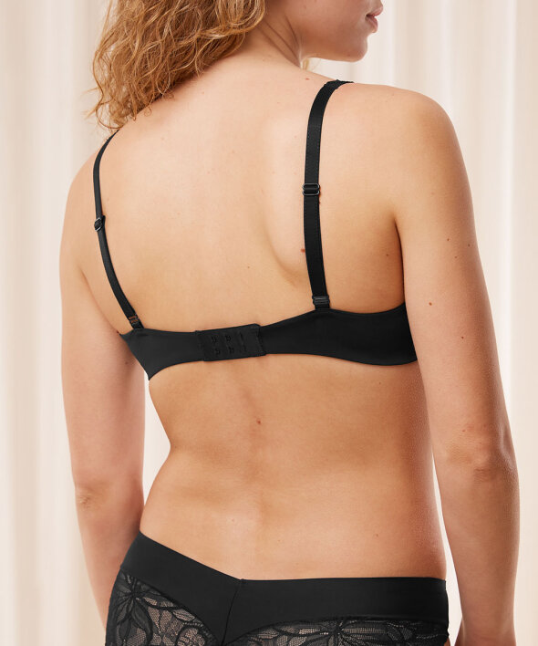 Triumph - Body Make-Up Illusion WP Bh