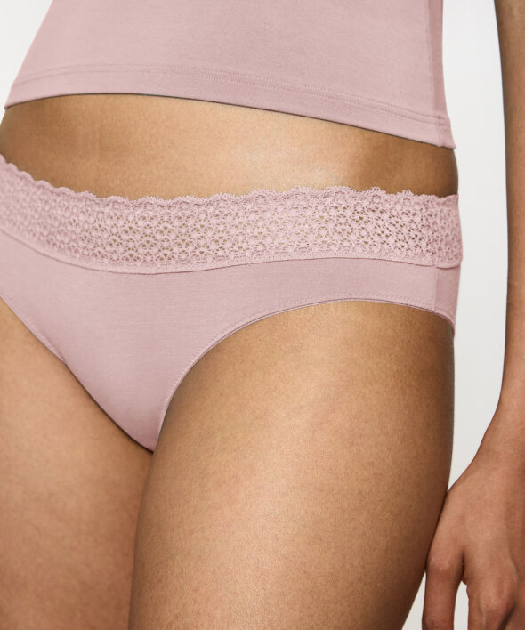 Triumph - Independent Hikini / Tai