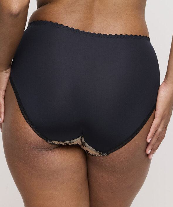 PrimaDonna - Manali Full Briefs