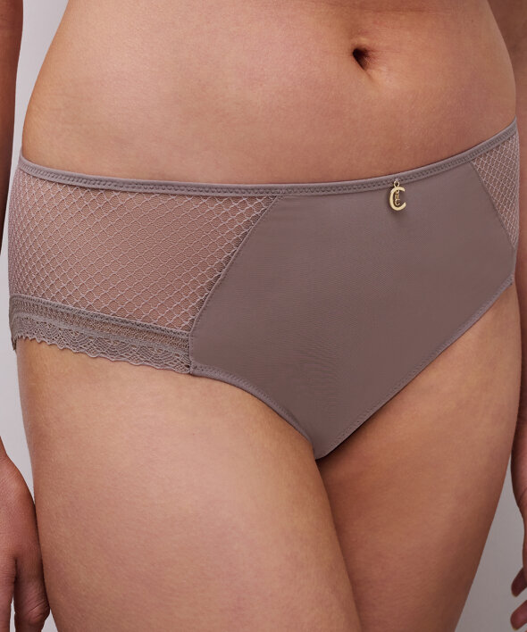 Chantelle - Romance Full Brief