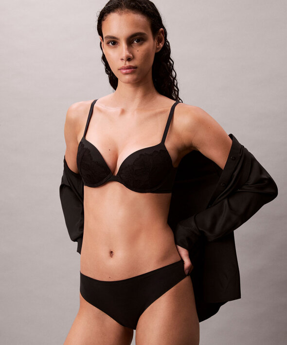 Calvin Klein - Perfectly Fit Lace Push Up Plunge