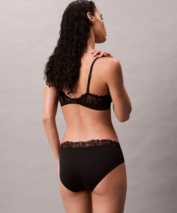 Calvin Klein - Perfectly Fit Lace Lght Lined Perfect Coverage