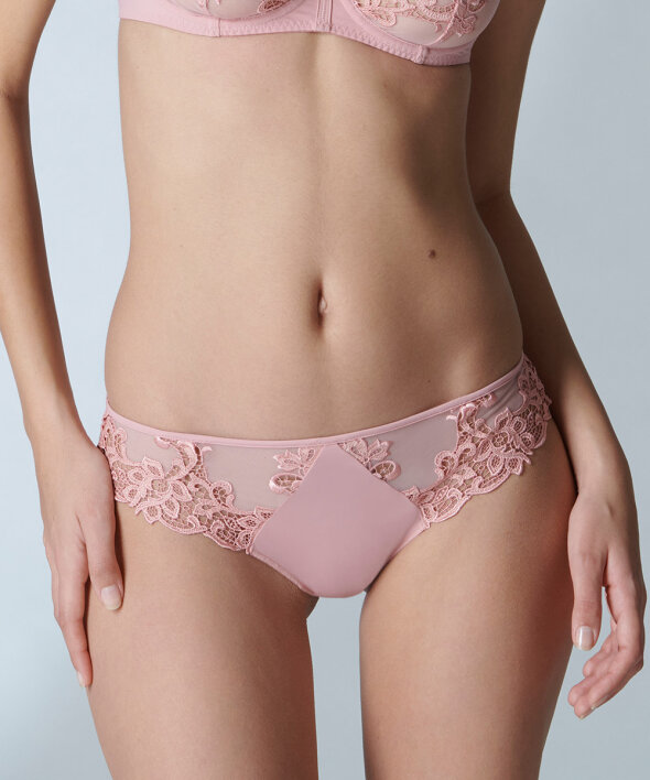 Simone Pérèle - Saga Brief