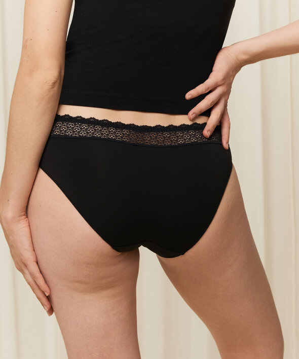 Triumph - Independent Hikini / Tai