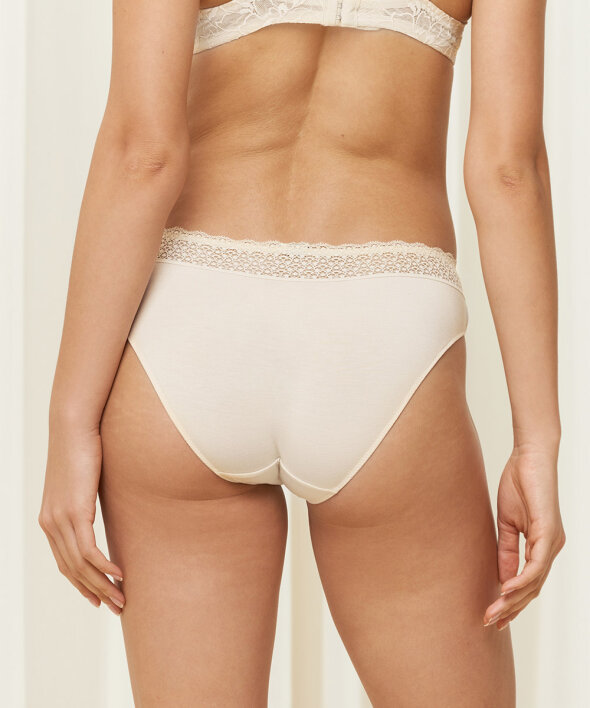 Triumph - Independent Hikini / Tai