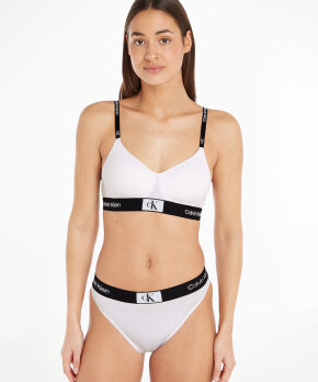 Calvin Klein undertøj, lingeri bikini på Wunderwear.dk