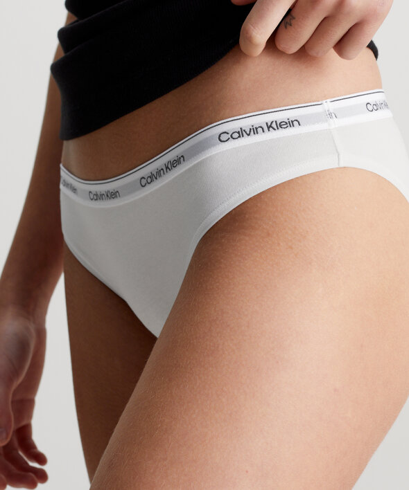 Calvin Klein - Modern Logo Brief