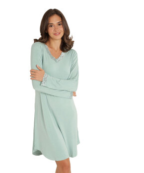 Lady Avenue - Bamboo long sleeve nightdress with l